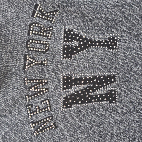 Ladies New York,  NY long sleeved shirt - Picture 2 of 9